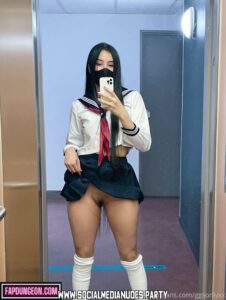 Ggsonlyxx Japanese Bisexual Curvy Body Brown Eyes Black Hair